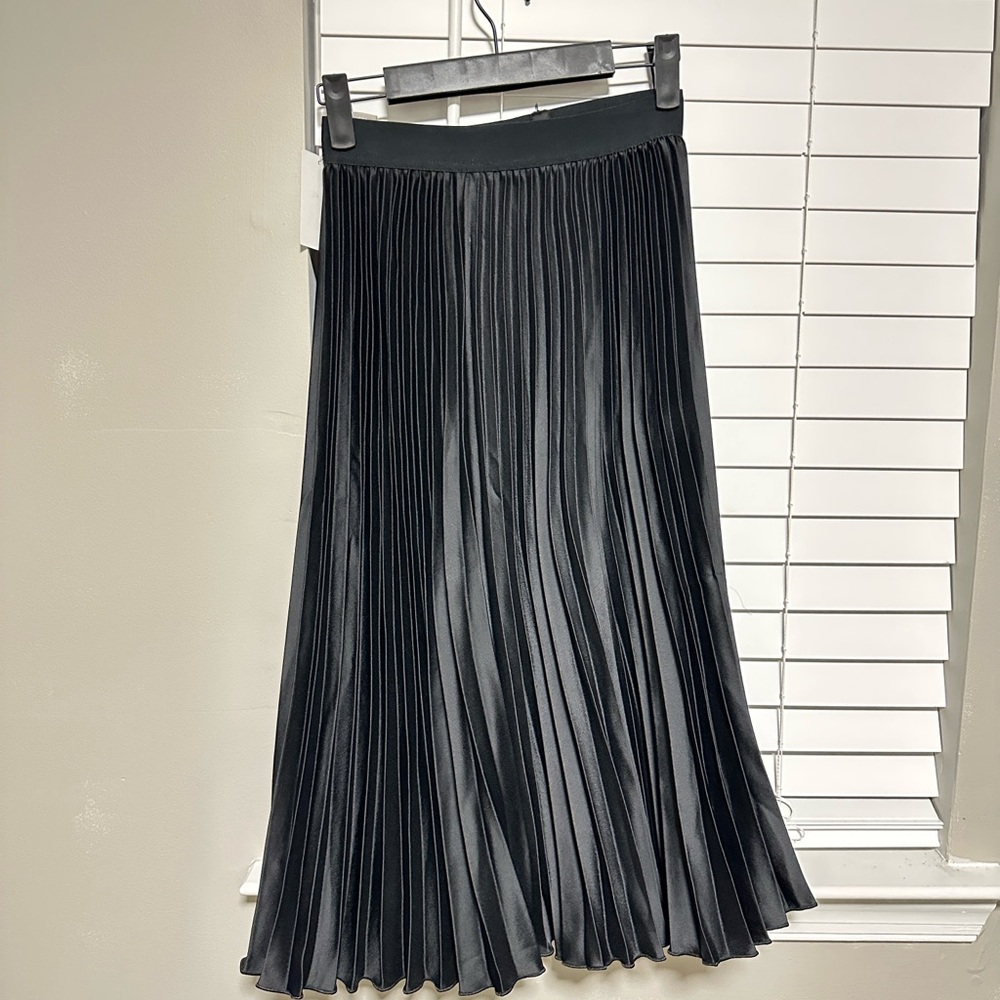 Pleated Midi Skirt - Black